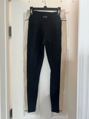 FLEOTwo-Tone Black and Tan Leggings